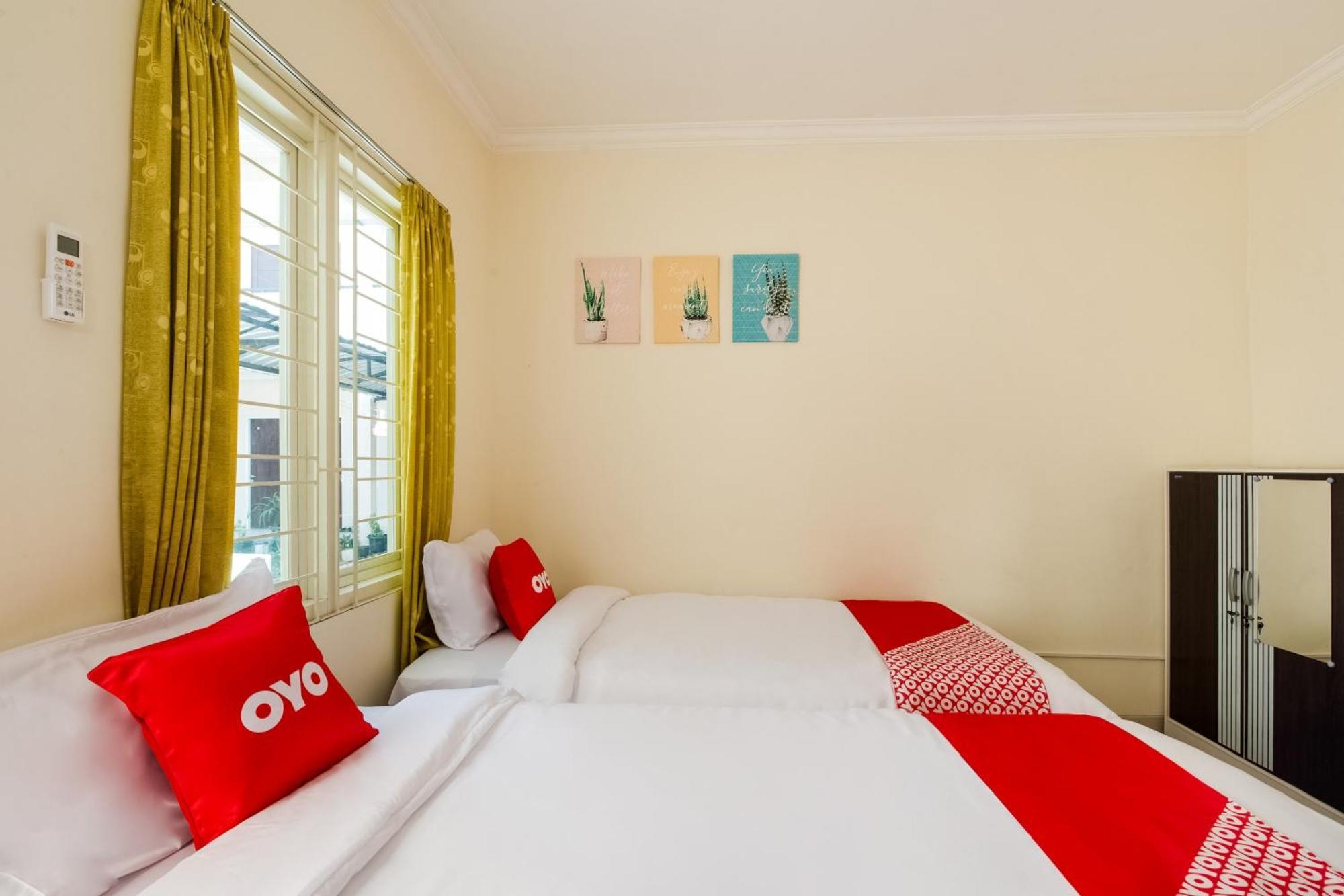 فندق Oyo Life 3398 Griya Rm 19 Syariah سورابايا المظهر الخارجي الصورة