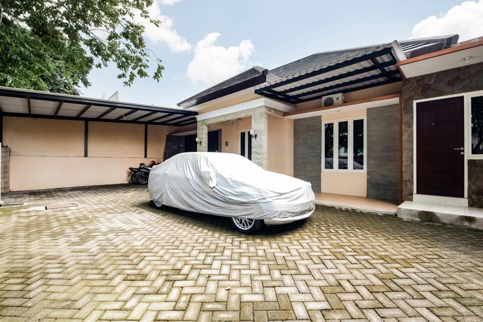 فندق Oyo Life 3398 Griya Rm 19 Syariah سورابايا المظهر الخارجي الصورة