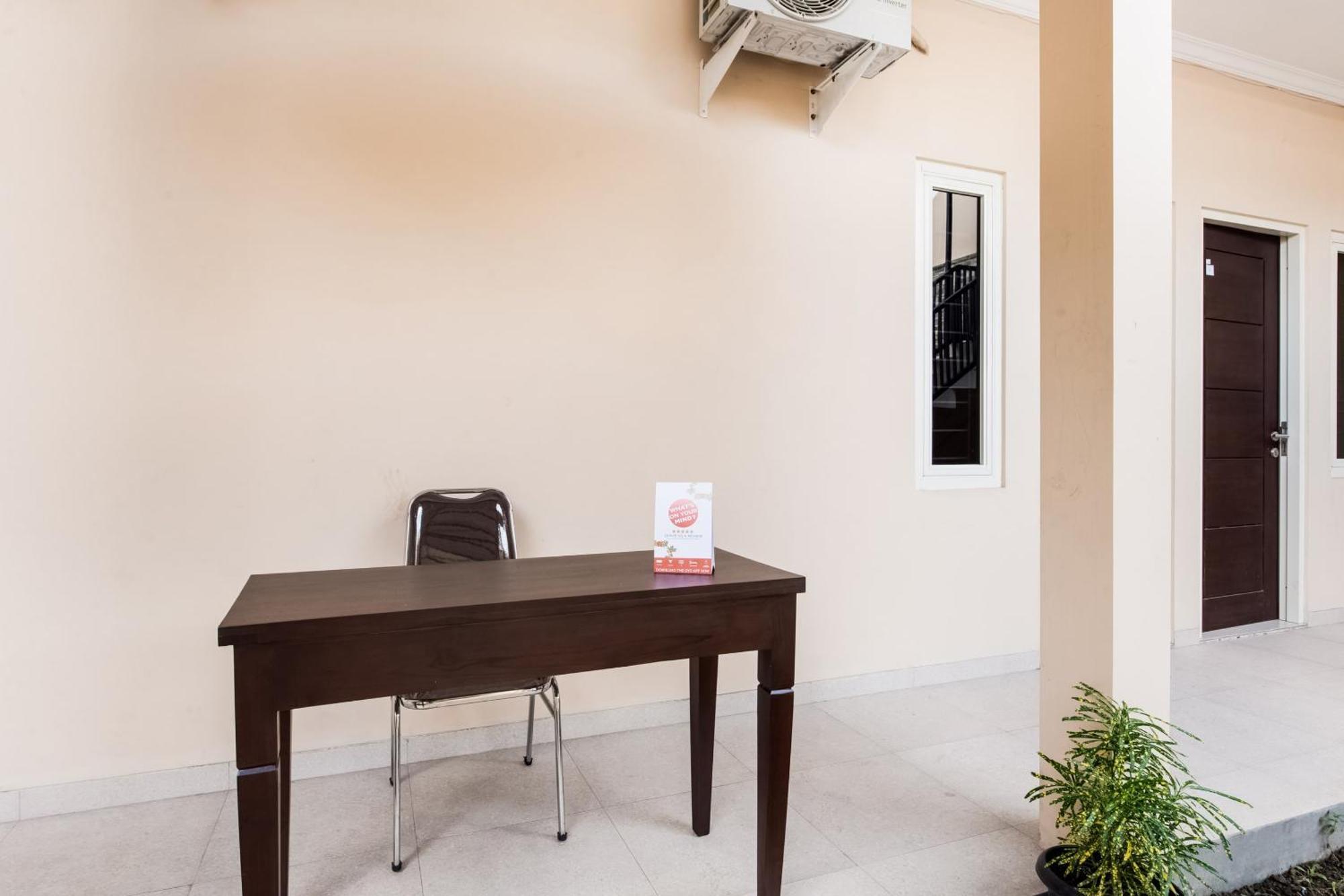 فندق Oyo Life 3398 Griya Rm 19 Syariah سورابايا المظهر الخارجي الصورة